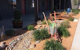 Hh Creek Inn Seymour 2*